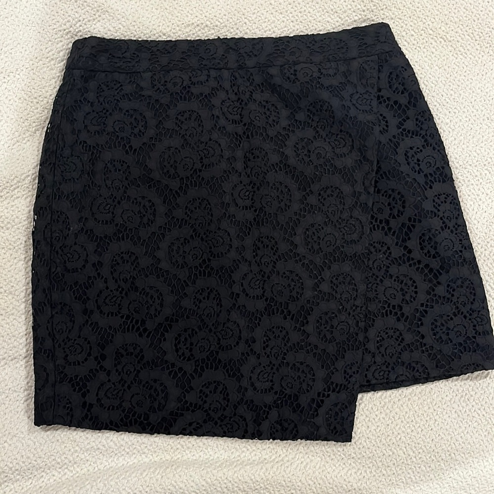 Madewell black lined eyelet mini